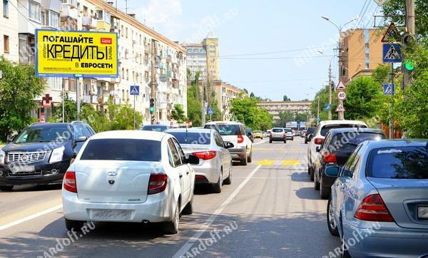 Коммунистическая ул. / Пражская ул., д. 16 Коммунистическая ул. / Пражская ул., д. 16