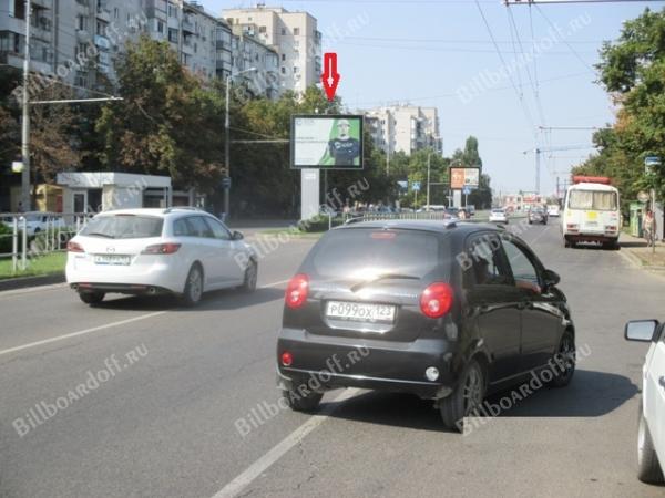 Тюляева № 19/2, на разделительной полосе