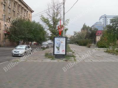 13-ой Гвардейской Дивизии ул. / Ленина просп. (в 34м от пересечения)