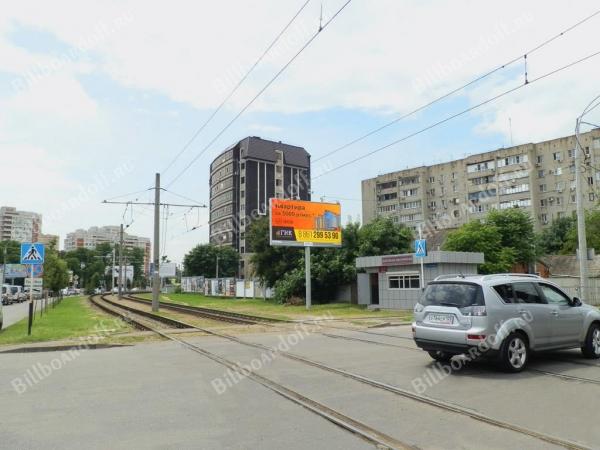 Каляева ул., (напротив № 20)