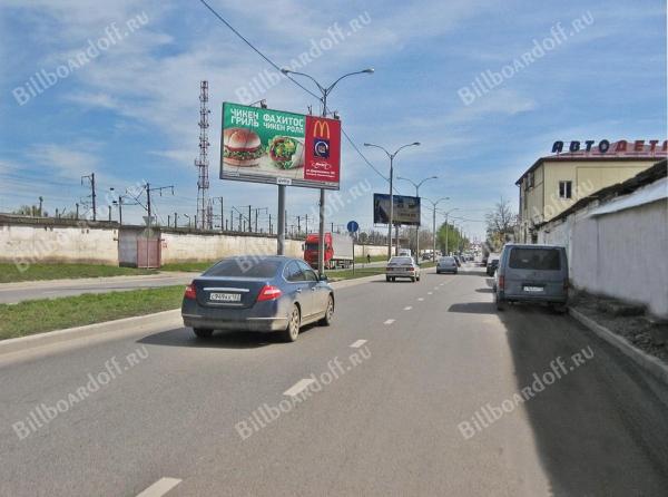 Уральская ул., 196/2 (на разделительной полосе) (из города)