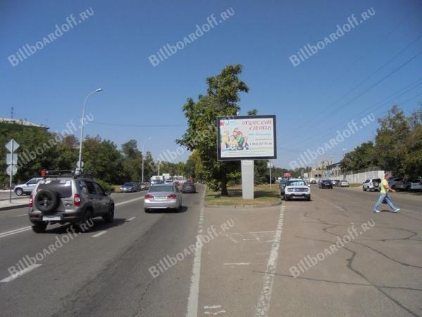 Селезнева № 200/1 (на разделительной полосе)