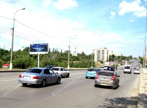 Череповецкая ул., при движении из центра, к ул. Елецкая в районе АЗС 