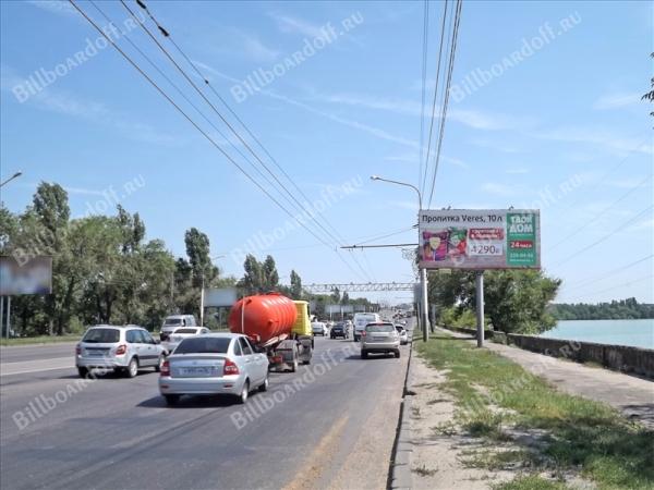 Дамба ВОГРЭС, справа при движении на левый берег
