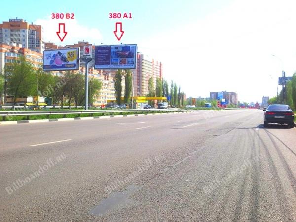 Московский пр-кт, напротив 109/1 - разделительная полоса 