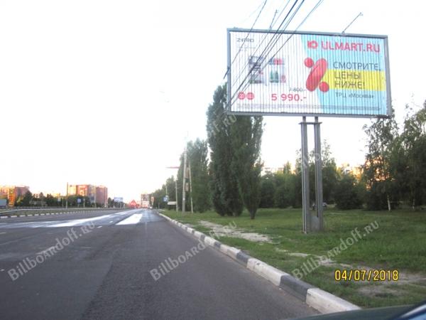 Московский пр-кт, напротив д. 116а - разделительная полоса 