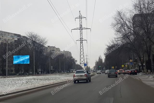 Вятская ул. 57 (в конце дома по ходу движения)