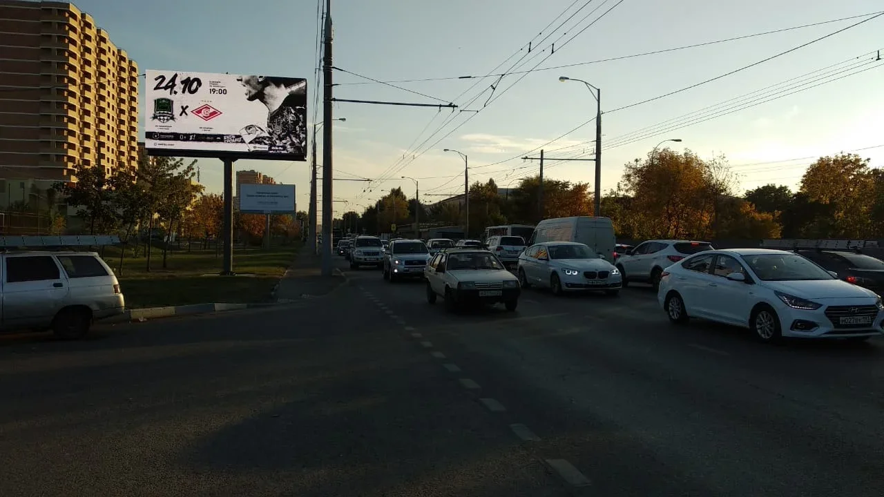 ул.Дзержинского , 68 . Направлени к ул. Тургенева , ГМ 