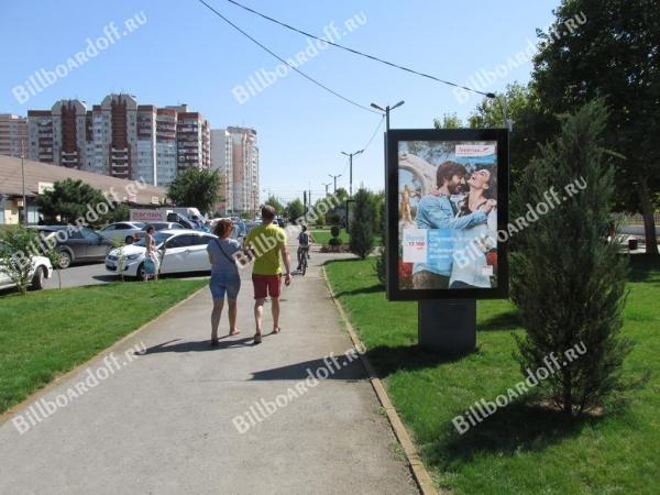 Платановый Бульвар ул., (напротив проспекта Чекистов, 17, позиция 2)