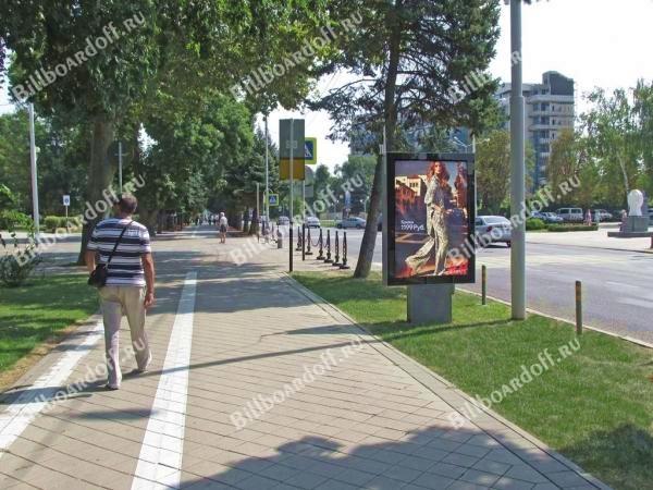 Постовая ул., (Екатерининский сквер)