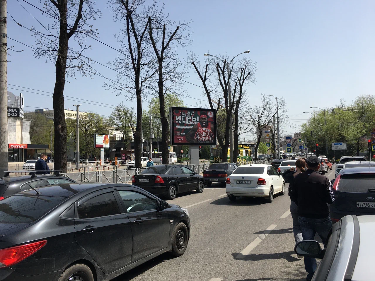 Северная/Красная, напротив ТРЦ Галерея