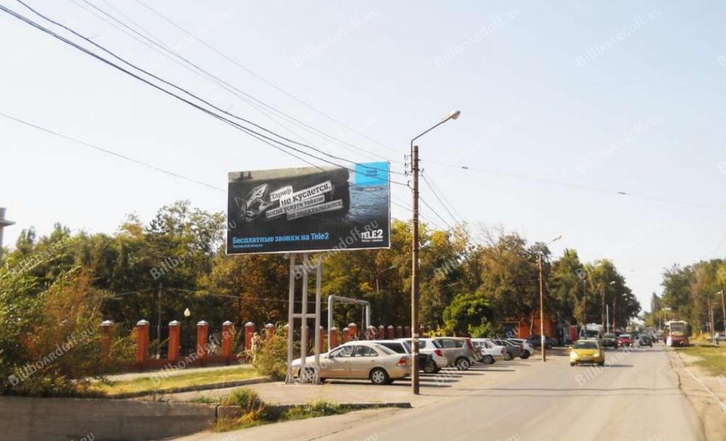 Первомайская ул, жилой комплекс «Митос», слева по направлению движения, центр города